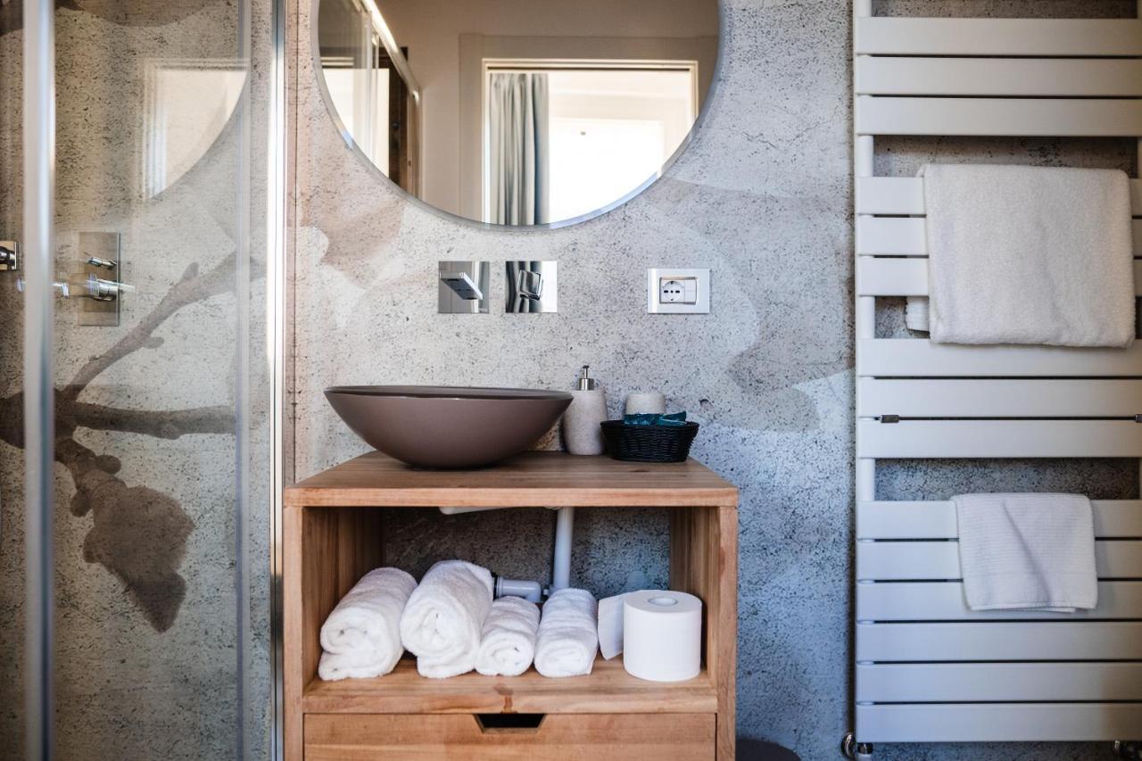 Luxury Suites Rocopom - Lake Front Malgrate Luaran gambar