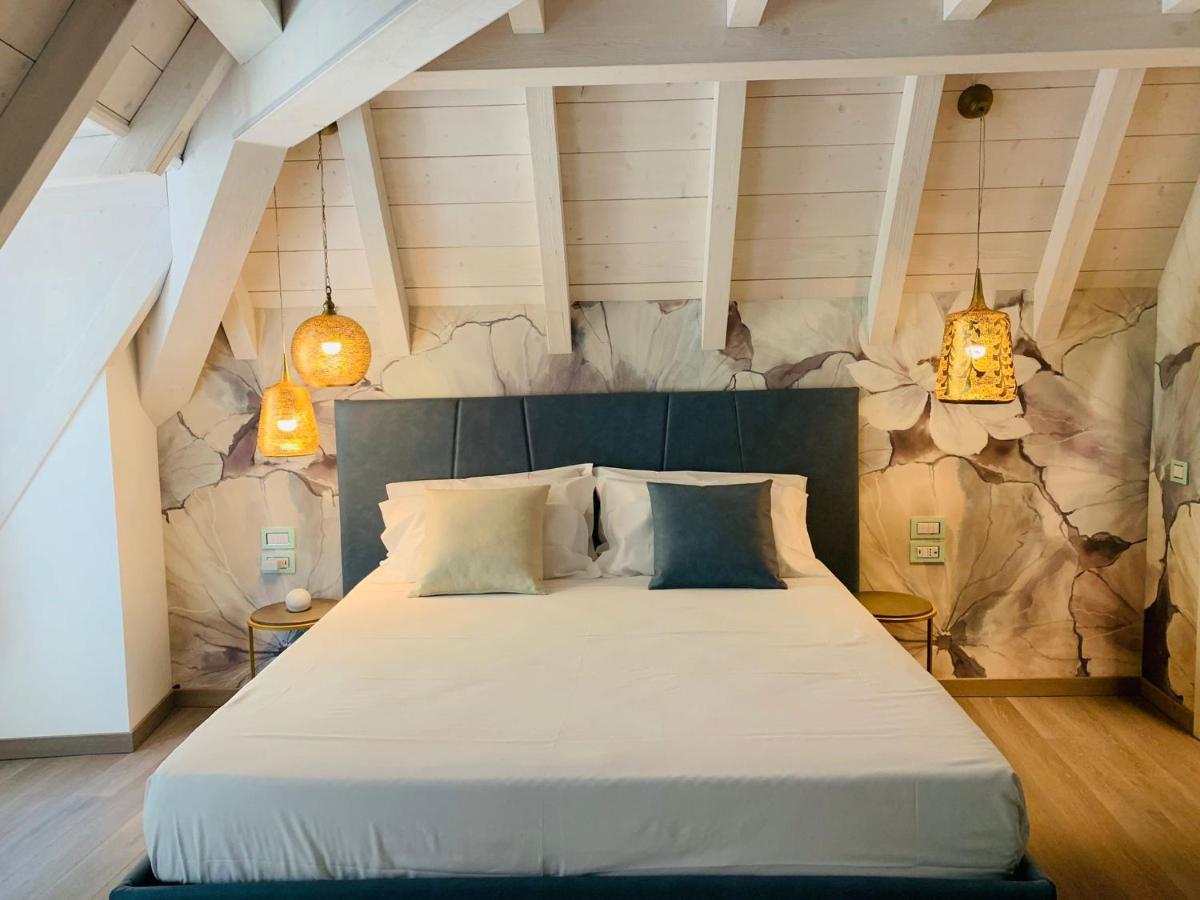Luxury Suites Rocopom - Lake Front Malgrate Luaran gambar